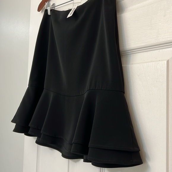 White House Black Market skirt - Picture 3 of 6